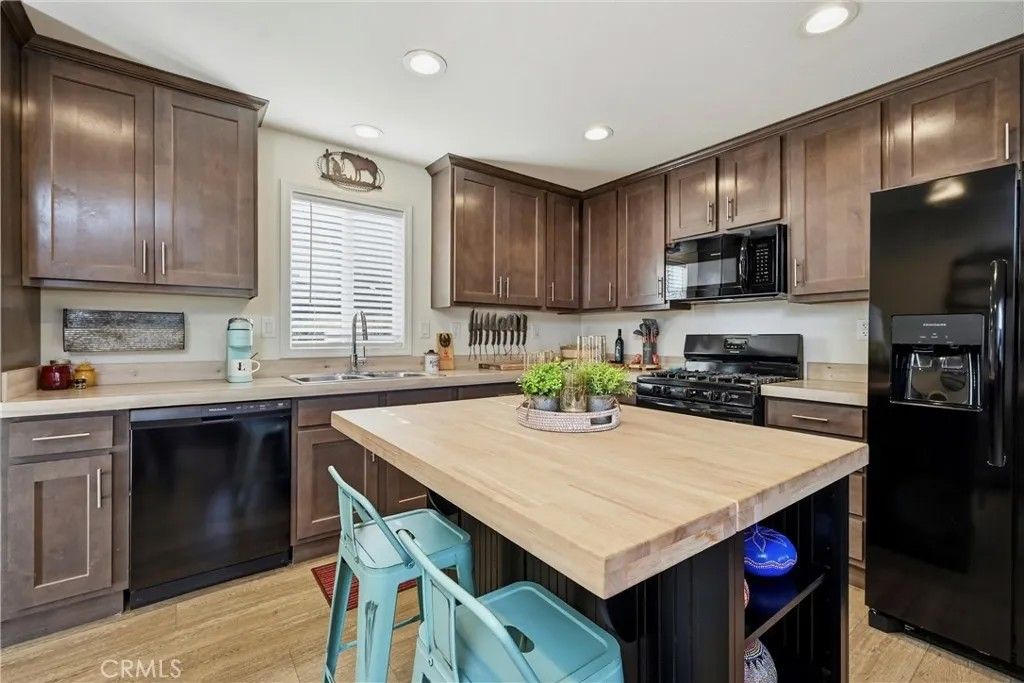 Photo of 16347 Pueblo Trail, Clearlake Oaks, CA 95423 (MLS # LC26013310)