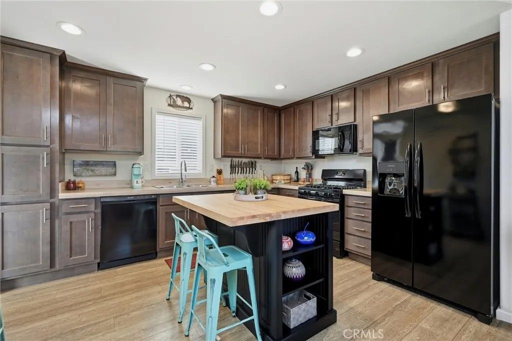 Photo of 16347 Pueblo Trail, Clearlake Oaks, CA 95423 (MLS # LC26013310)