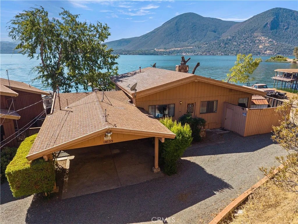 10155 Lakeshore Drive
