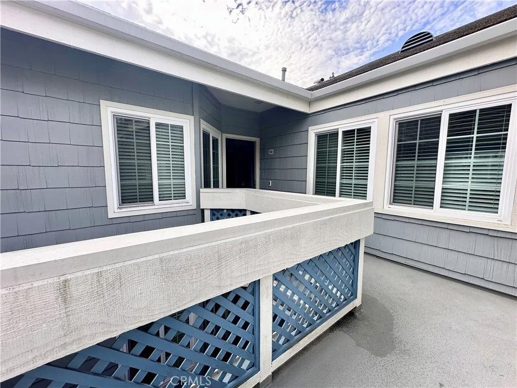 Photo of 7562 Seaspring Dr, Huntington Beach, CA 92648 (MLS # PW25260168)