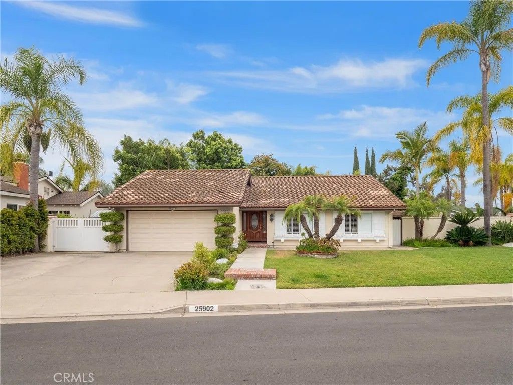 Photo of 25902 Via Del Sur, Mission Viejo, CA 92691 (MLS # OC25276354)