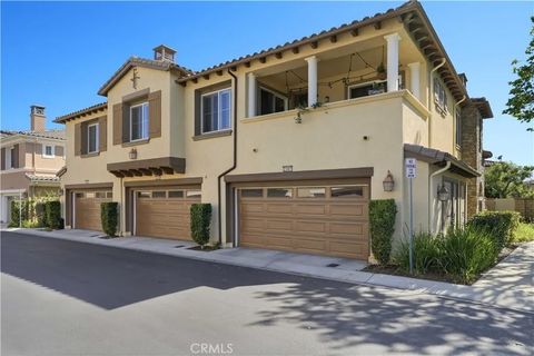 Photo of 23891 Toscana DR, Valencia, CA 91354 (MLS # SR26103107)