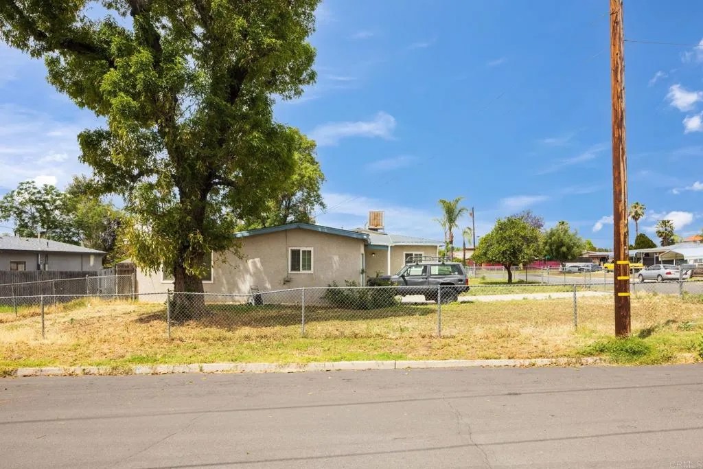 6564 Lynwood Way