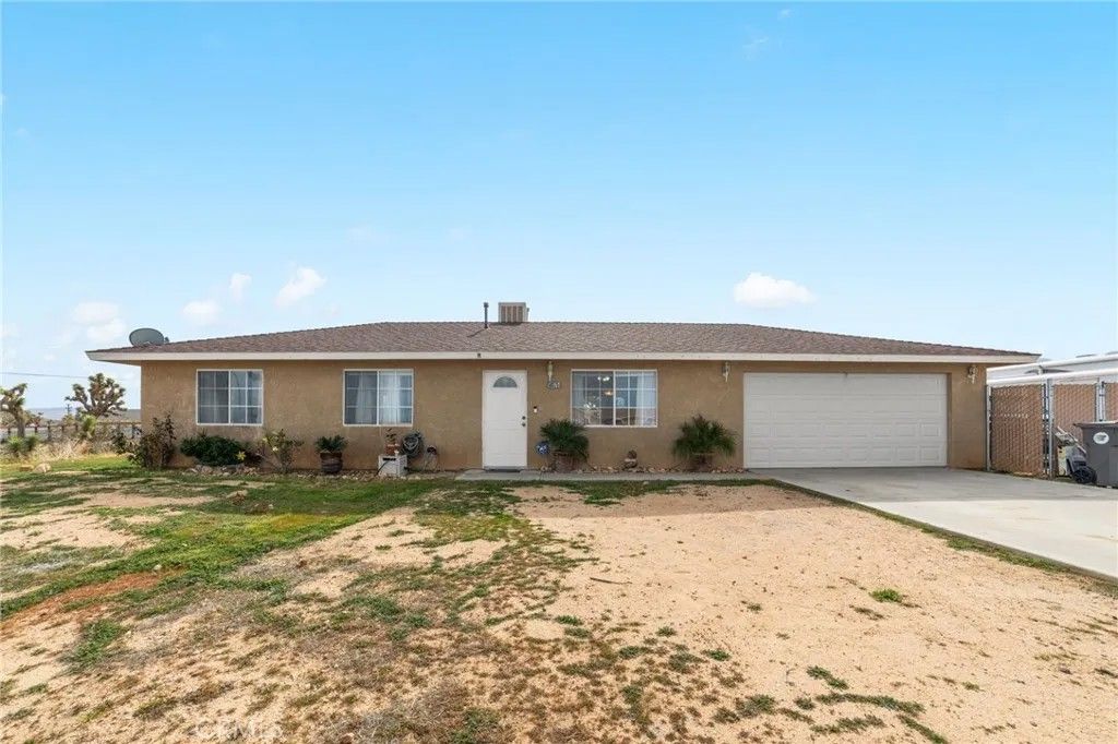 Photo of 58375 Del Mar St, Yucca Valley, CA 92284 (MLS # PV26017979)