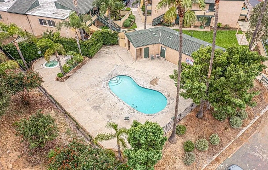 Photo of 868 E Alvarado St #7, Fallbrook, CA 92028 (MLS # PW25232903)