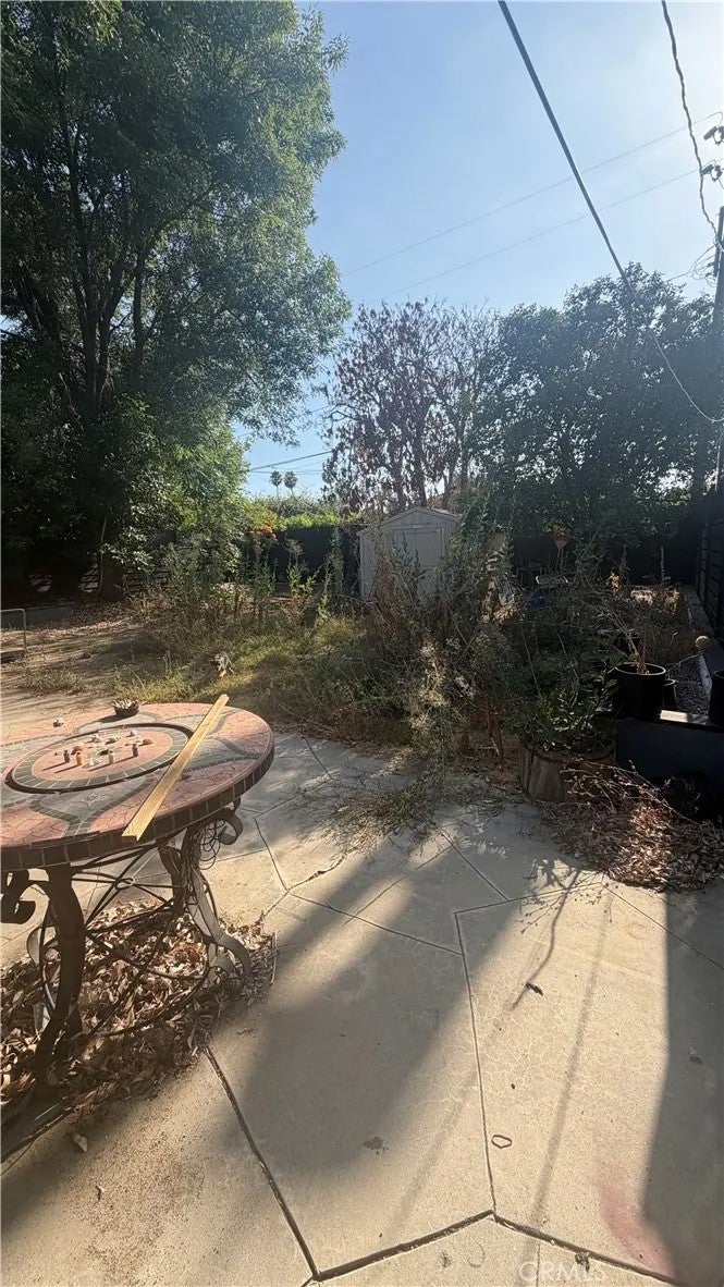 5837 Cedros