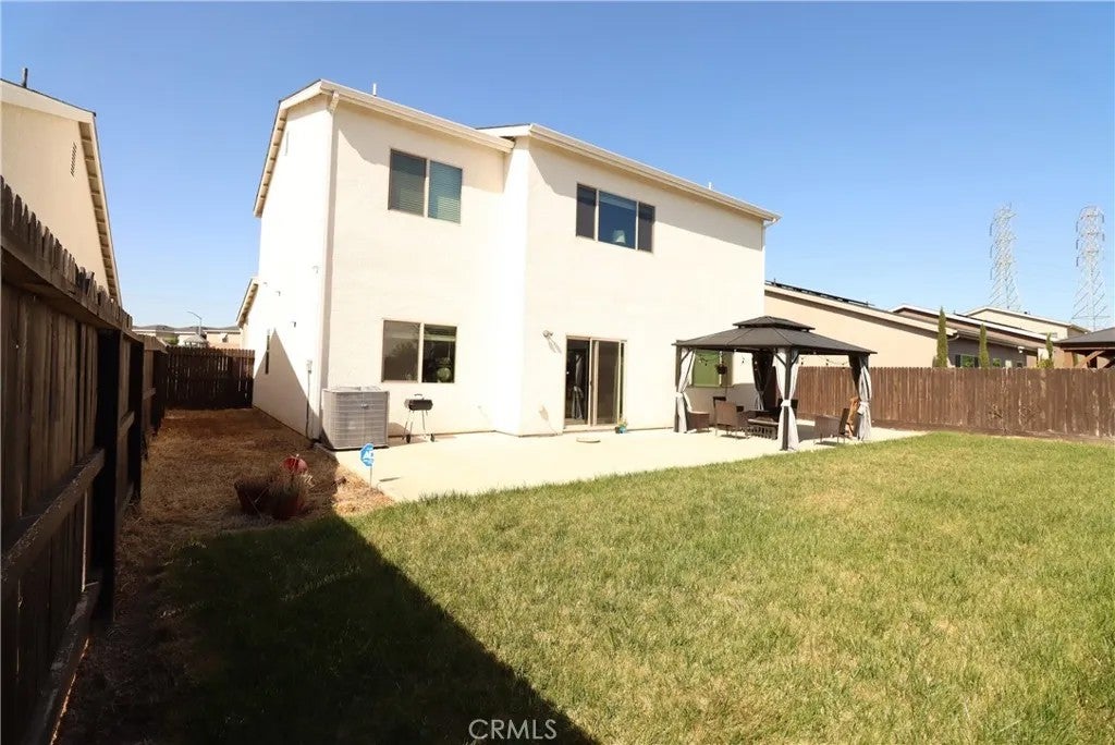 2482 Valdes Dr