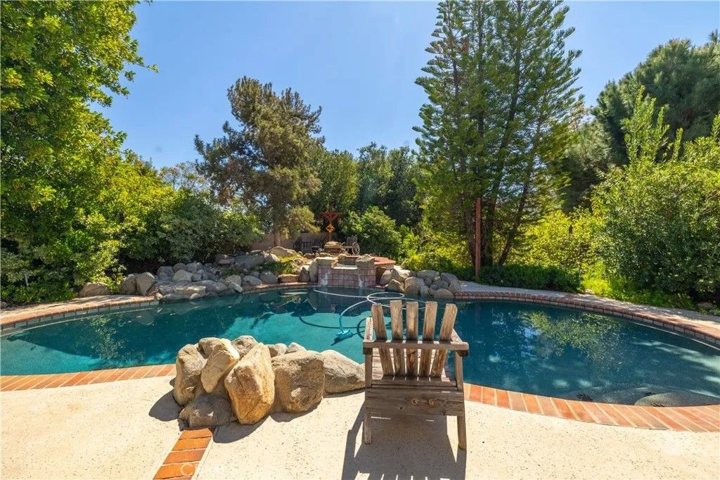 Photo of 14395 Amorose St, Lake Elsinore, CA 92530 (MLS # IV26055214)