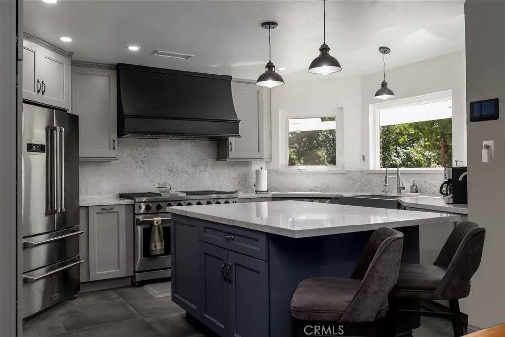 Photo of 14395 Amorose St, Lake Elsinore, CA 92530 (MLS # IV26055214)