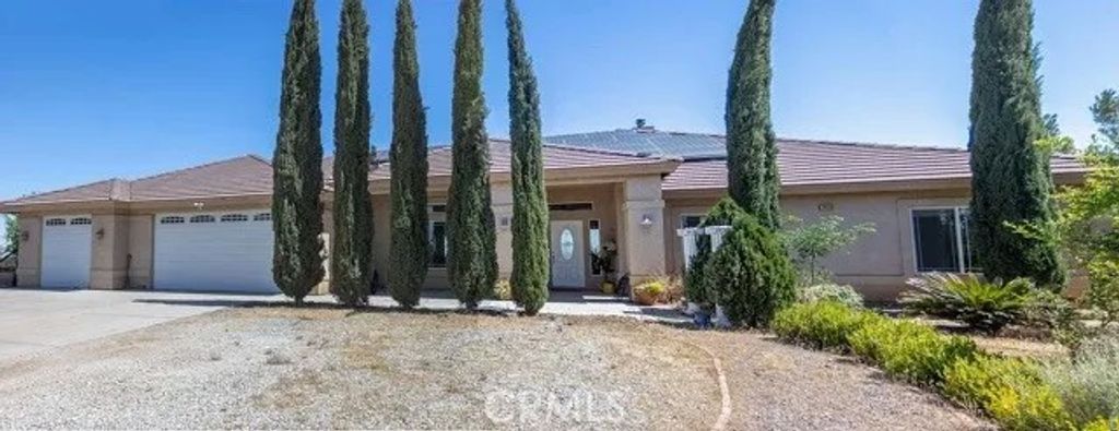 Photo of 7438 Woodcliff, Phelan, CA 92371 (MLS # CV26037192)
