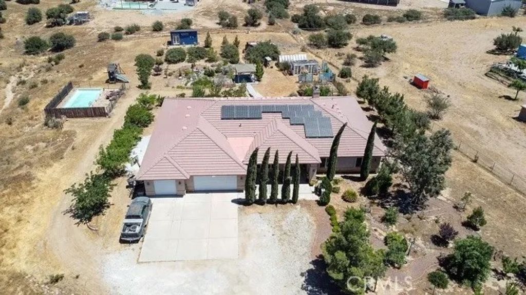 Photo of 7438 Woodcliff, Phelan, CA 92371 (MLS # CV26037192)