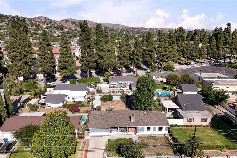 5808 Magnolia Avenue