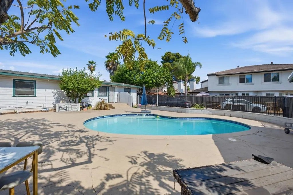 1045 N Escondido Boulevard
