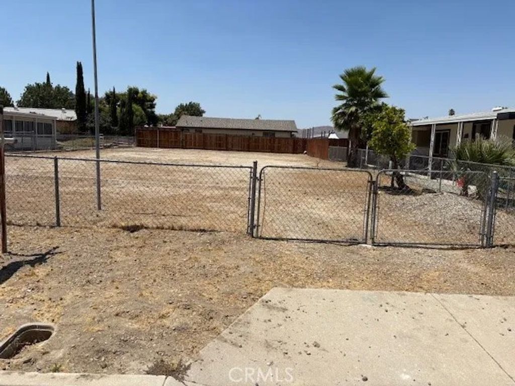 Photo of 262 Lori Ann St, San Jacinto, CA 92582 (MLS # SW25198589)