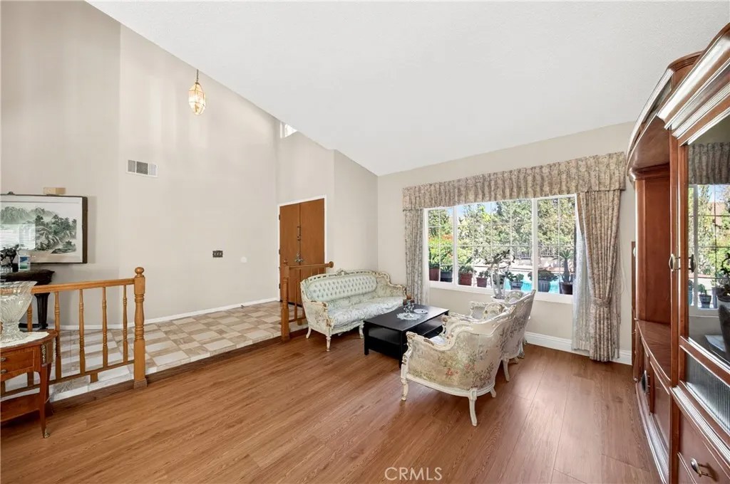 1135 Summitridge Drive