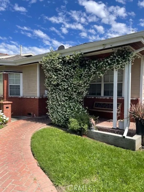 900 E Alpha Street