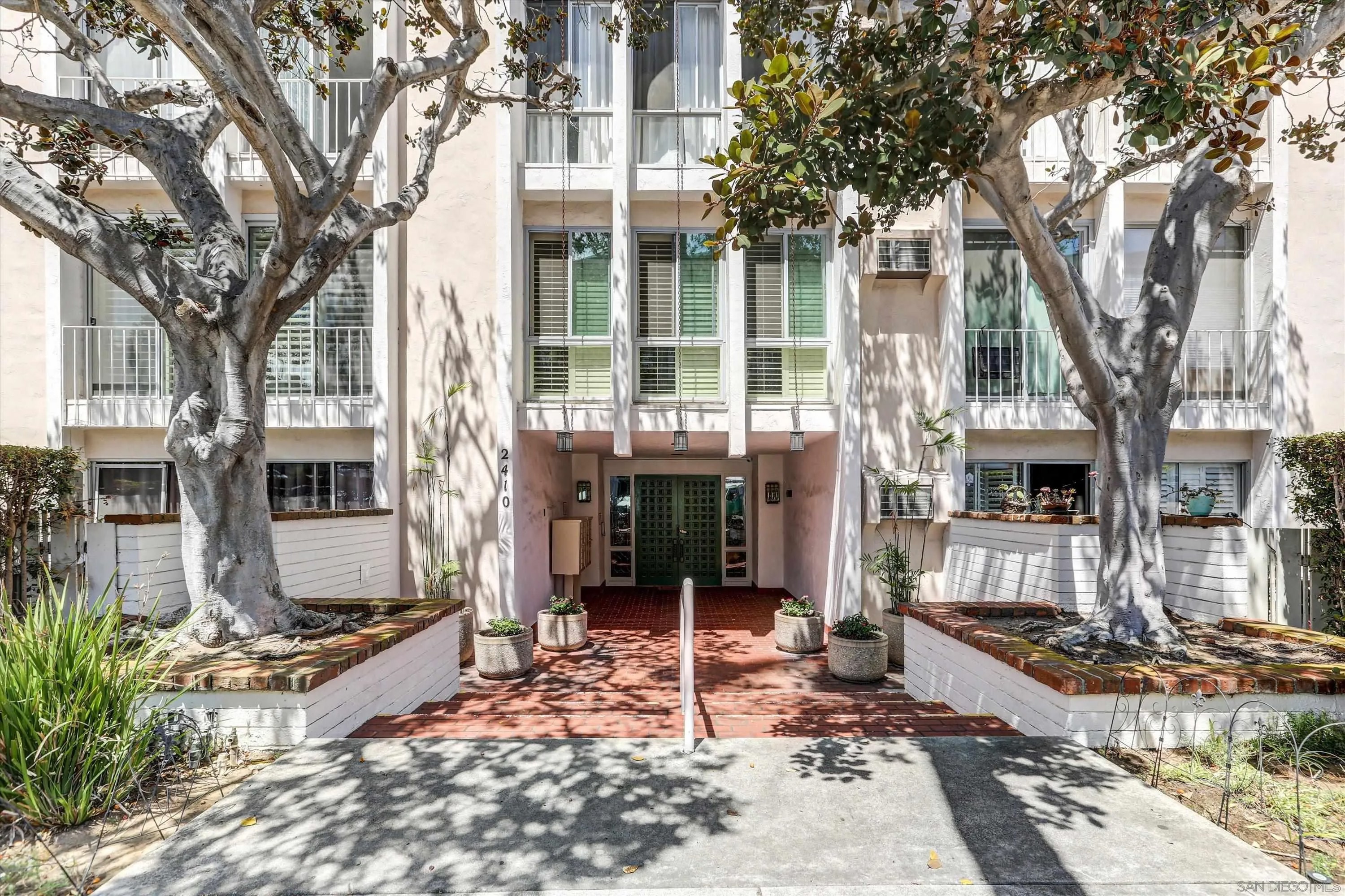 2410 Albatross St 9