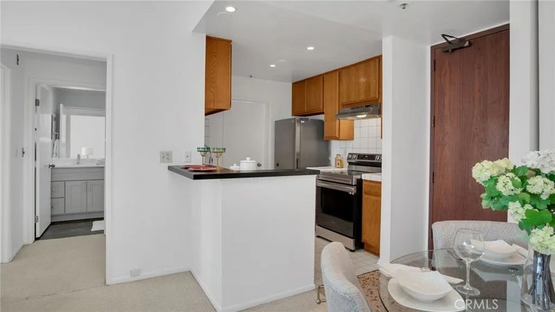 222 S Central 432