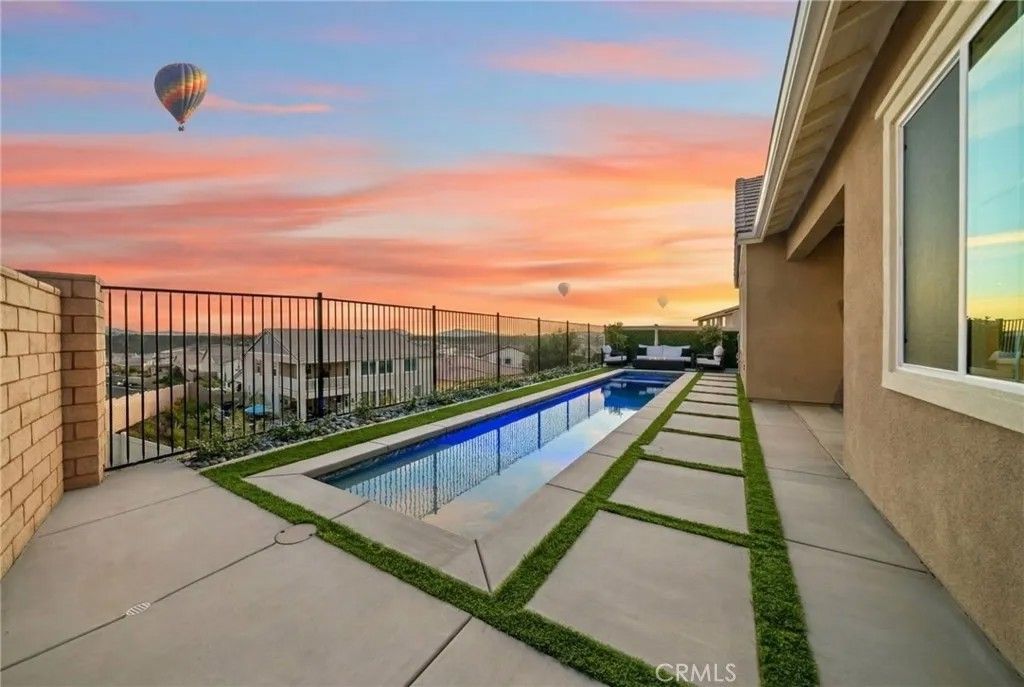 Photo of 39577 Sagewood Ridge, Temecula, CA 92591 (MLS # SW25277944)