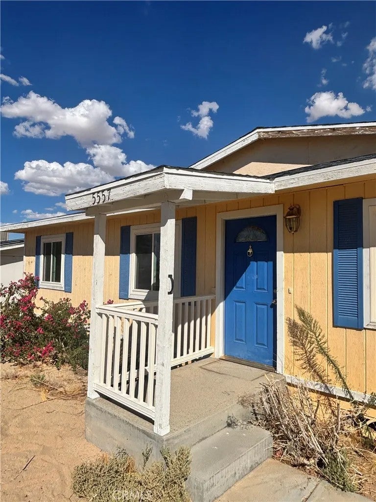 5557 Cahuilla