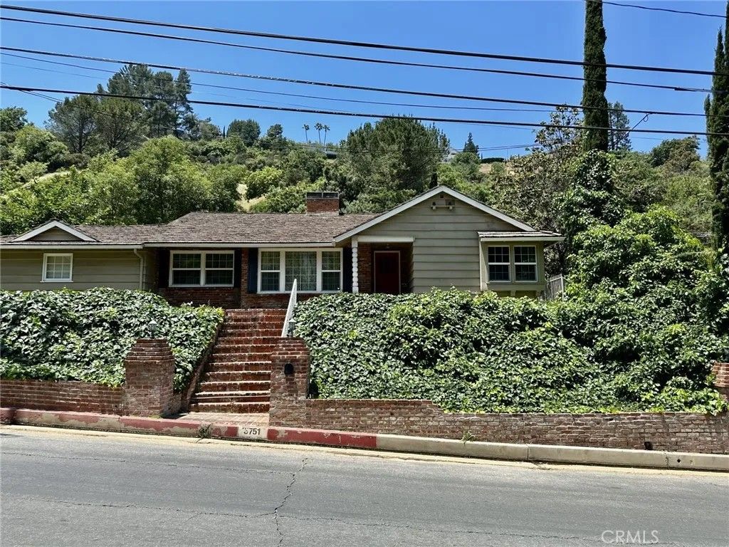 Photo of 3751 STONE CANYON Avenue, Sherman Oaks, CA 91403 (MLS # SR25252108)