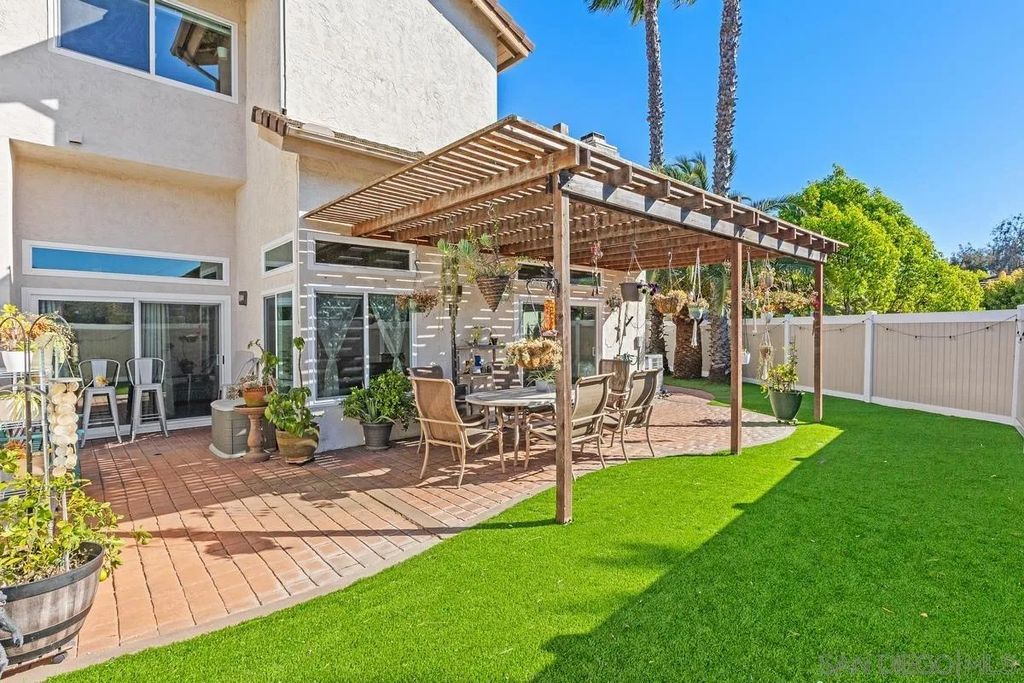 Photo of 17926 Cassia Pl, San Diego, CA 92127 (MLS # 260007782)