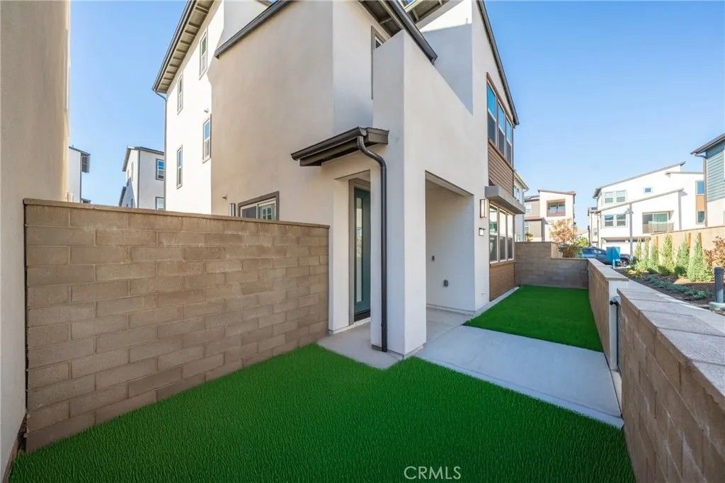 Photo of 322 Proctor, Irvine, CA 92618 (MLS # OC26021731)