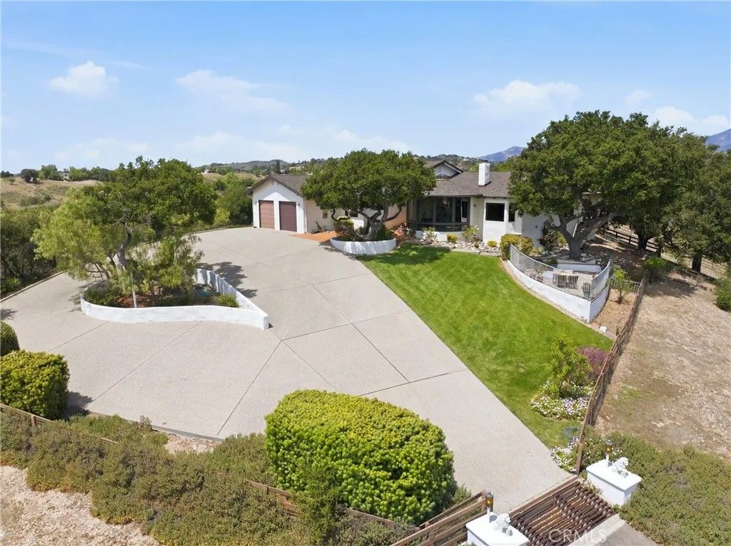Photo of 3152 Montecielo Rd, Santa Ynez, CA 93460 (MLS # PI26094913)