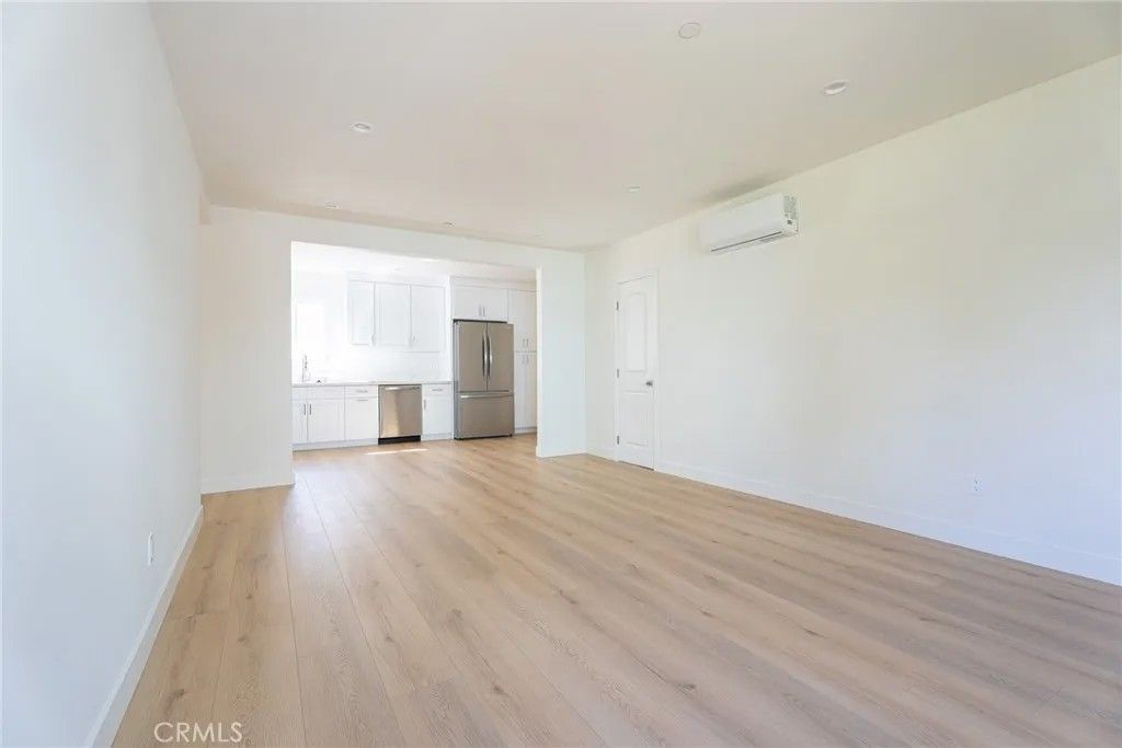 Photo of 1065 E Spazier Ave #101, Burbank, CA 91502 (MLS # BB26042143)