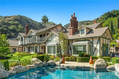 Photo of 1170 N Englewild Drive, Glendora, CA 91741 (MLS # PW26196601)