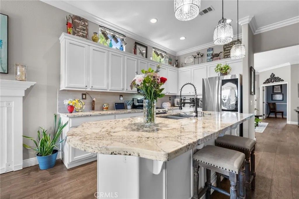 Photo of 30653 Carousel LN, Murrieta, CA 92563 (MLS # SW26103856)
