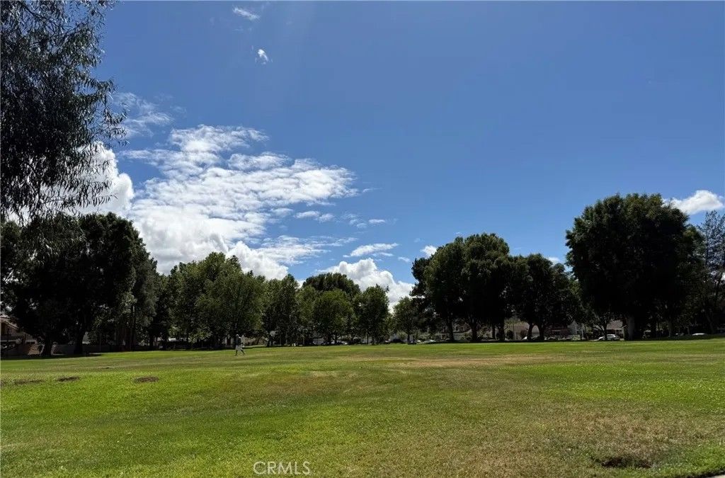 Photo of 25586 Alicante DR, Valencia, CA 91355 (MLS # SR26096874)