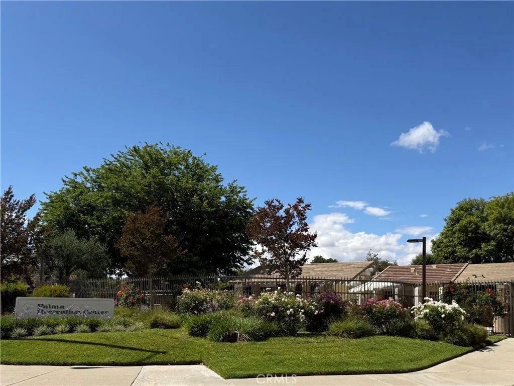 Photo of 25586 Alicante DR, Valencia, CA 91355 (MLS # SR26096874)