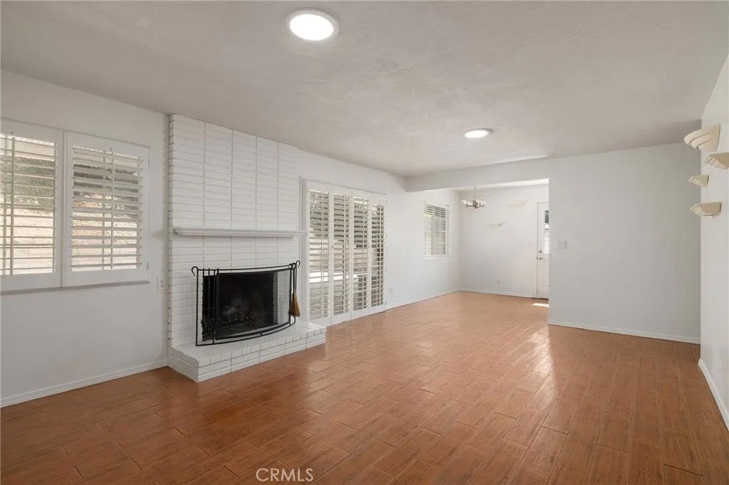 1246 E Baldwin