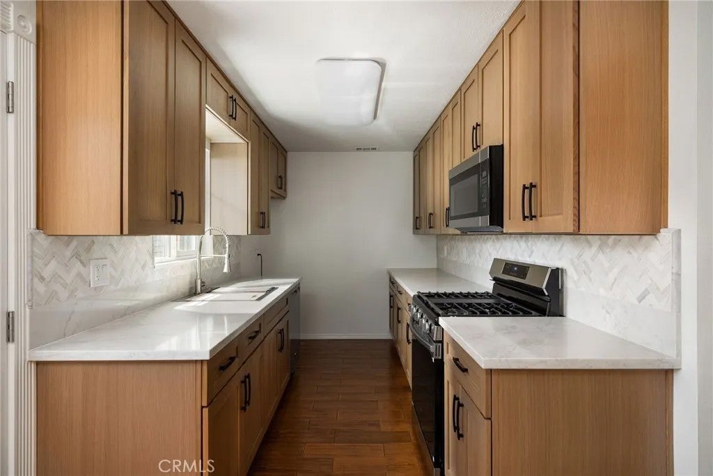 1246 E Baldwin