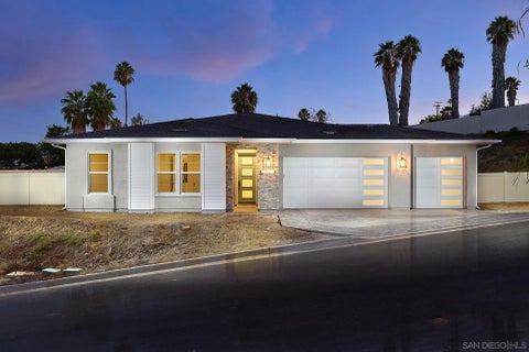 Photo of 1741 Ishihara Rd, Vista, CA 92084 (MLS # 260020326)