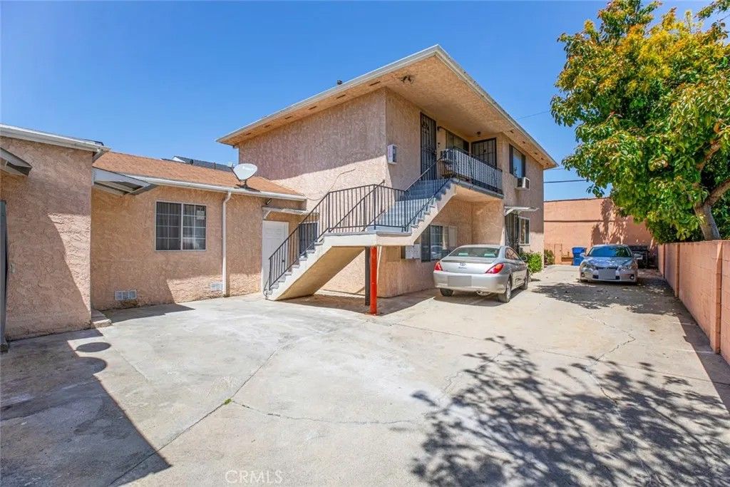 Photo of 14319 Tiara Street #2, Van Nuys, CA 91401 (MLS # GD25265937)