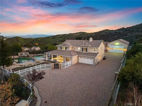 Photo of 30012 Valley Glen Street, Castaic, CA 91384 (MLS # SR26004710)