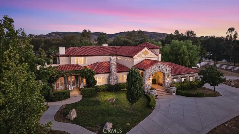 20855 Avenida Castilla