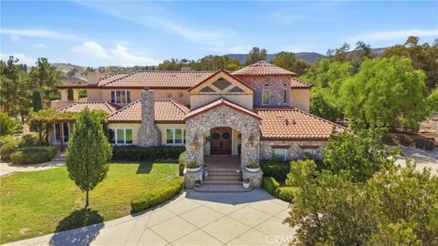 Photo of 20855 Avenida Castilla, Murrieta, CA 92562 (MLS # SW26204988)