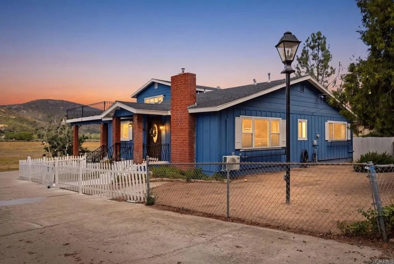 8218 Valley View Trail
