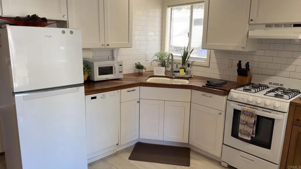 220 Mountain View Bl