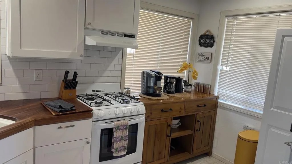 220 Mountain View Bl