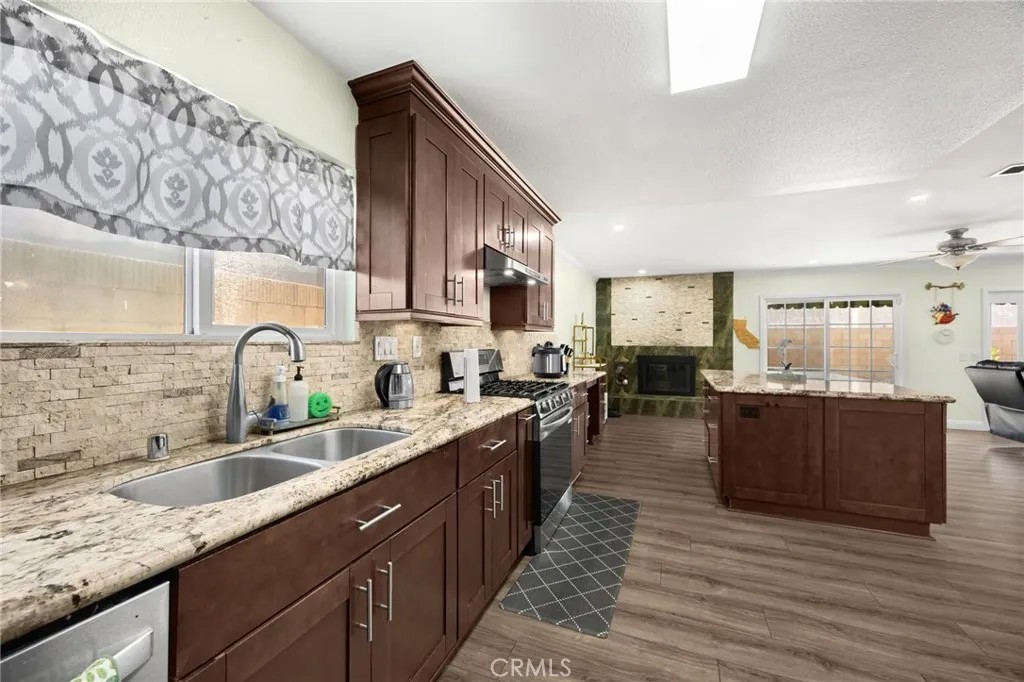 1545 La Salle Circle