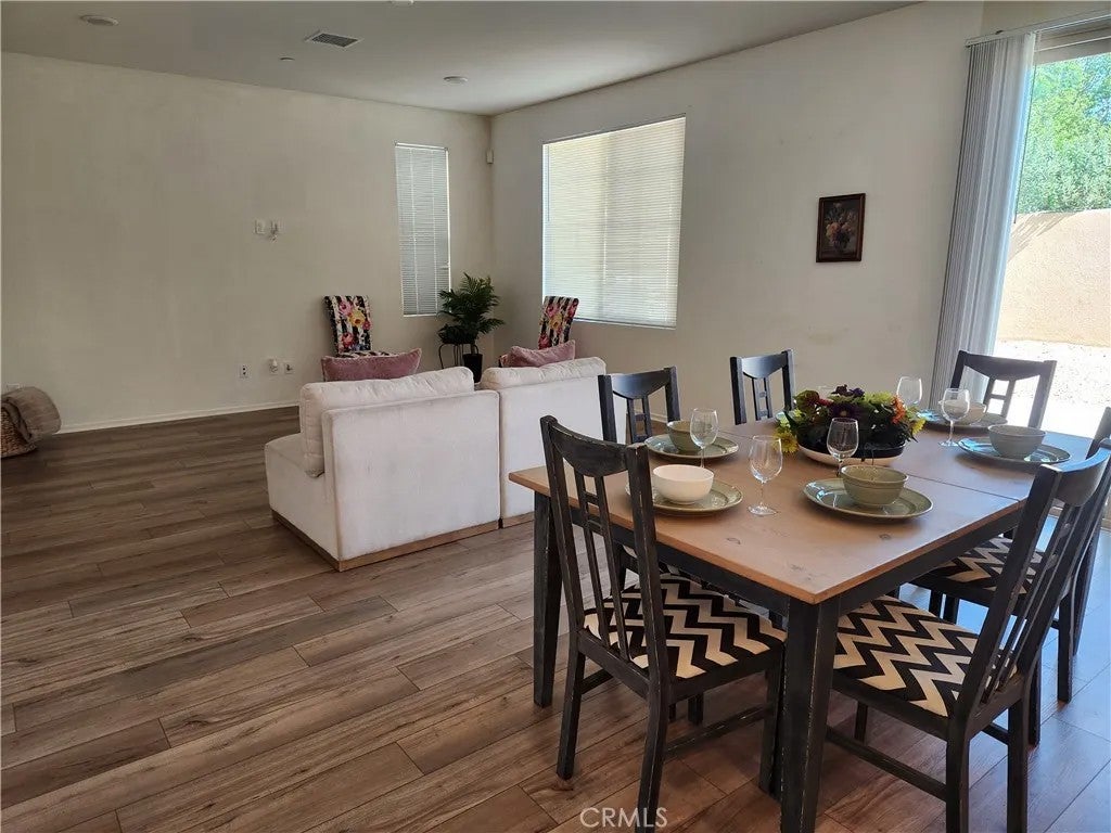 Photo of 938 W Jasmine Way, Rialto, CA 92376 (MLS # CV26178372)