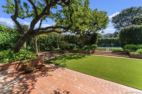 2315 Avenida De La Playa La Jolla CA 92037