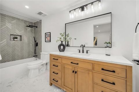 Tiny photo for 1 Misty Meadow #30 Mdw, Irvine, CA 92612 (MLS # PW25252313)