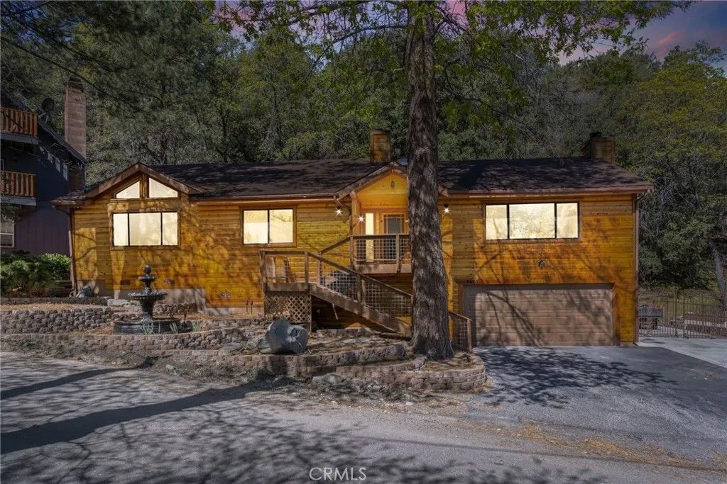 Photo of 5820 Acorn Dr, Wrightwood, CA 92397 (MLS # TR26085540)