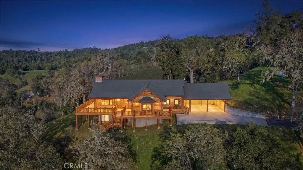 Photo of 7190 Tres Vista Road, Paso Robles, CA 93446 (MLS # SC26056837)