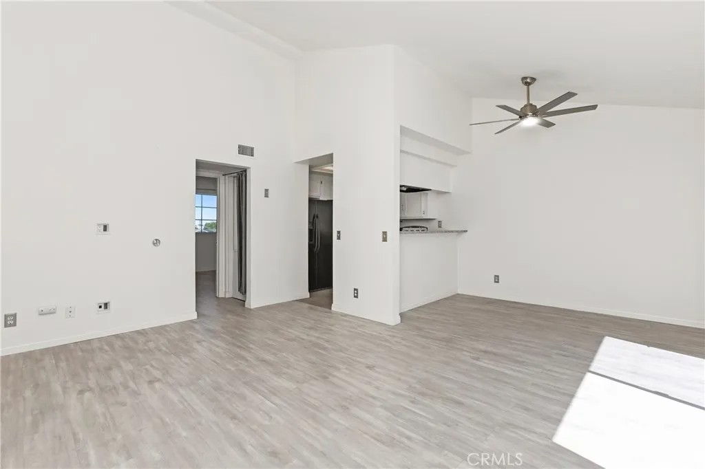 1121 Obispo Avenue 304